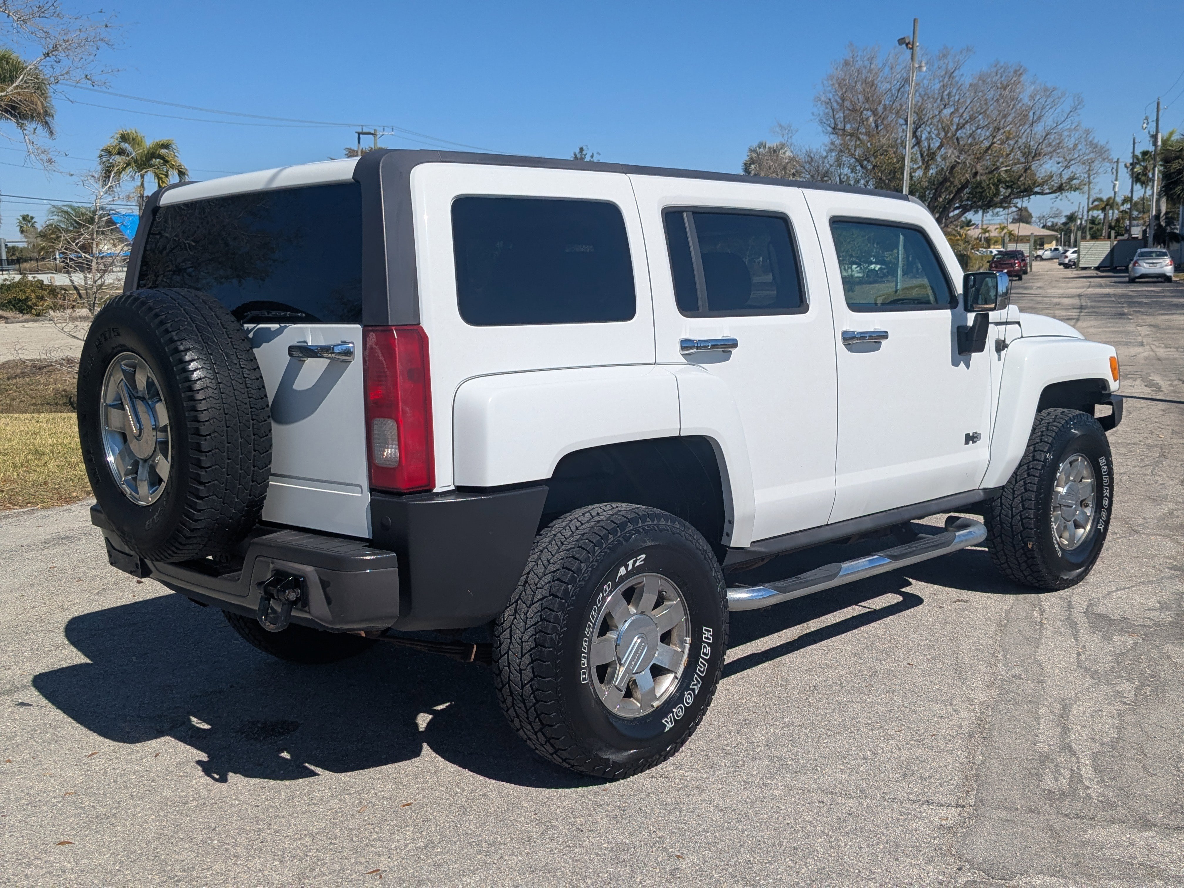 Used 2007 HUMMER H3 image 4