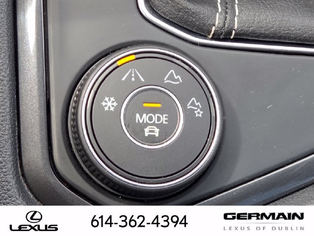 Used 2024 Volkswagen Tiguan SE AWD/4WD image 23