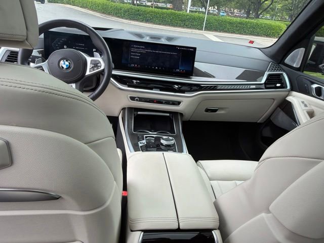 Used 2024 BMW X7 M60i AWD/4WD image 13