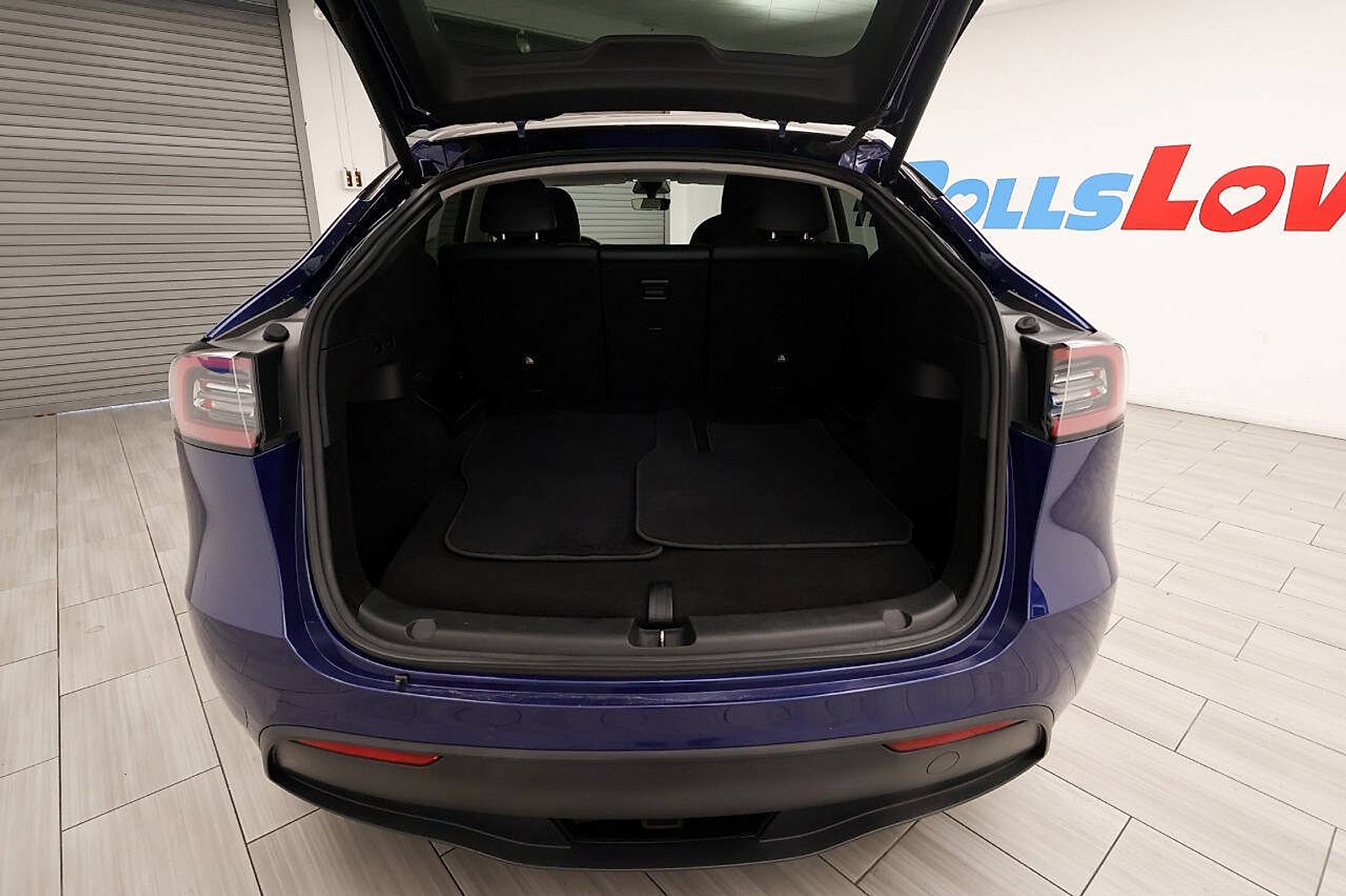 Used 2022 Tesla Model Y Long Range AWD/4WD image 32