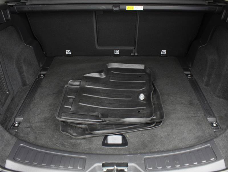 Used 2018 Land Rover Discovery Sport SE image 19