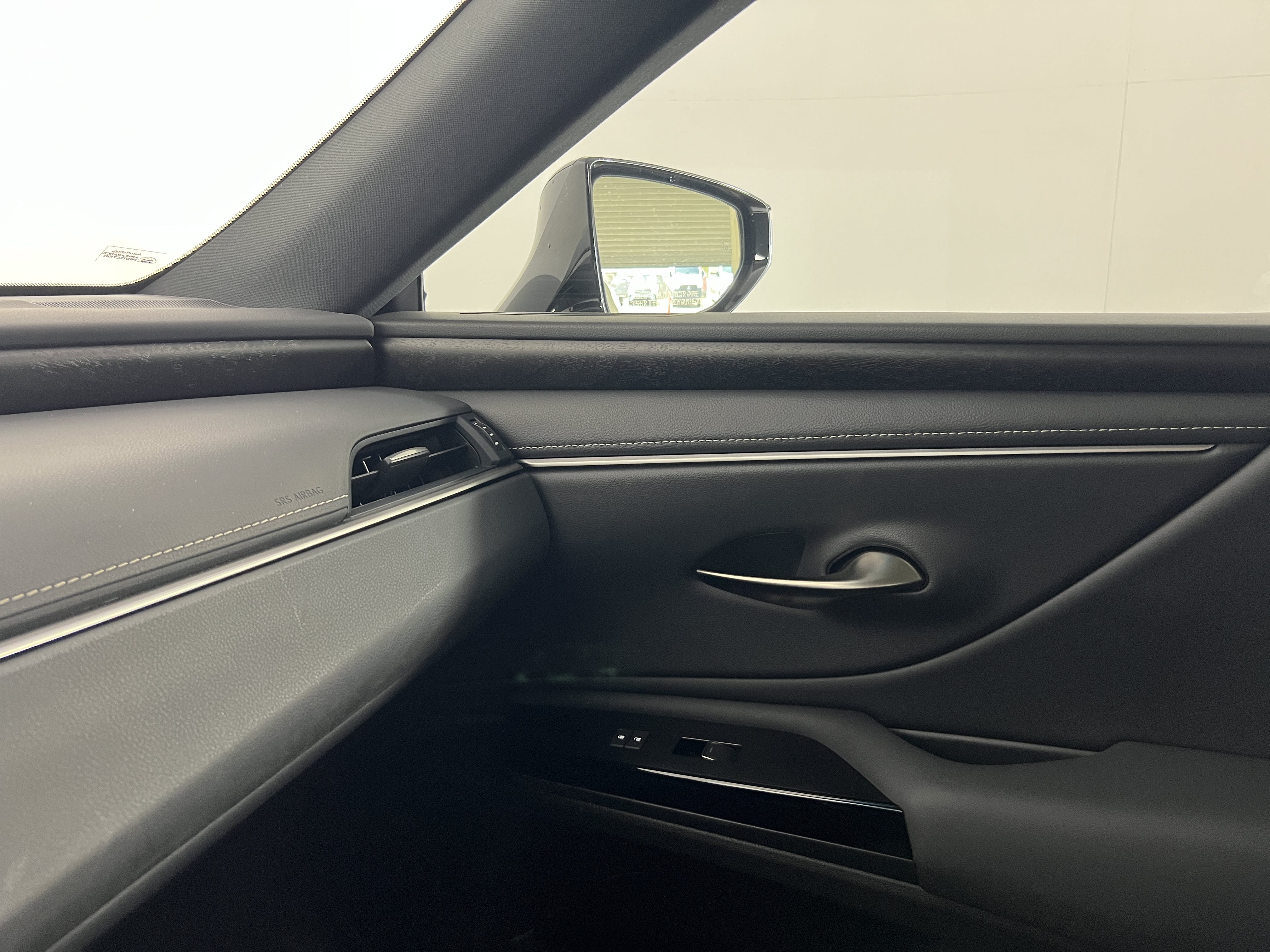 Used 2023 Lexus ES 350 w/ Premium Package FWD image 12