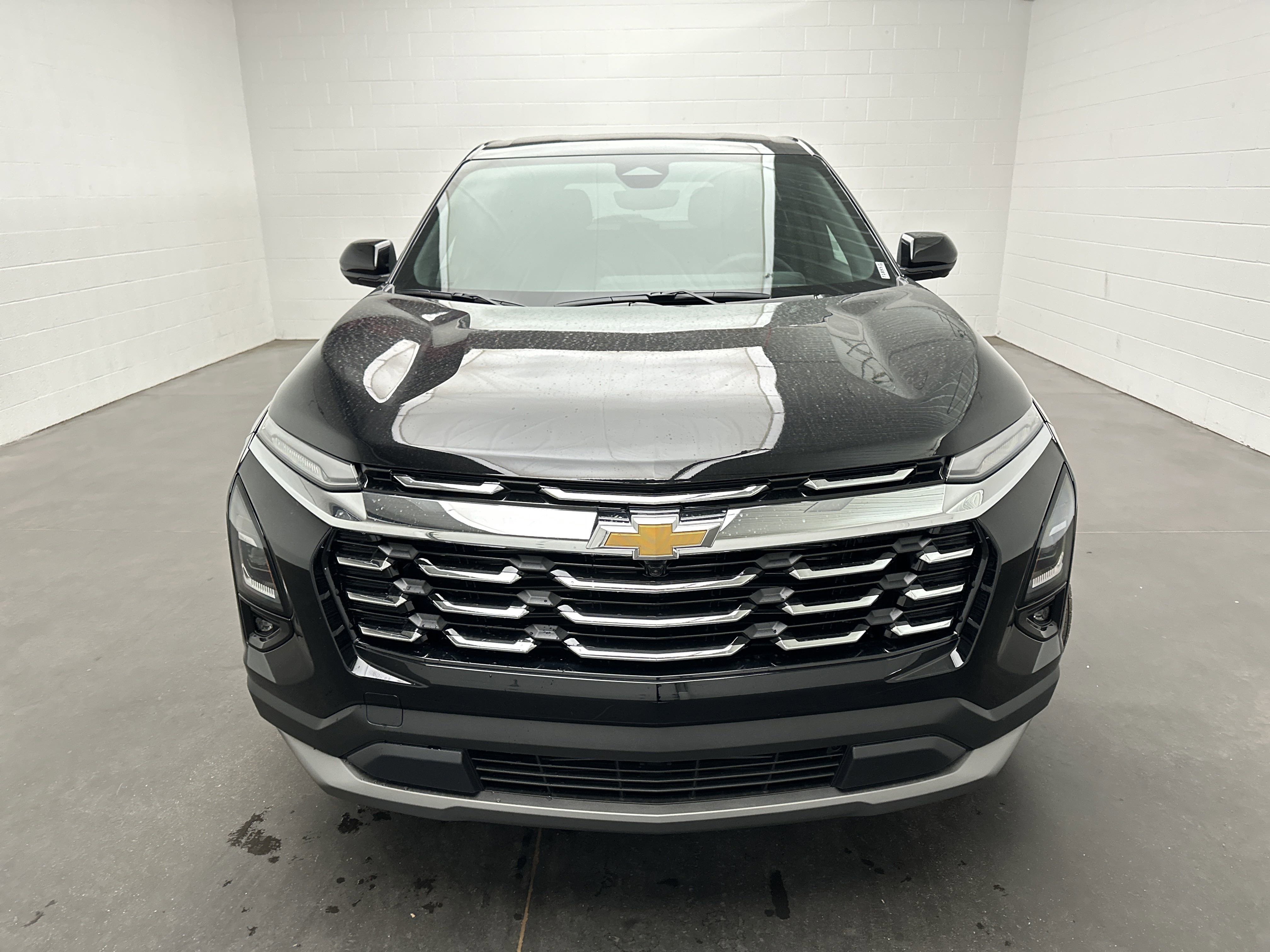 New 2026 Chevrolet Equinox LT w/ Safety and Technology Package image 3