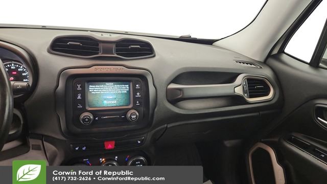 Used 2016 Jeep Renegade Limited image 17