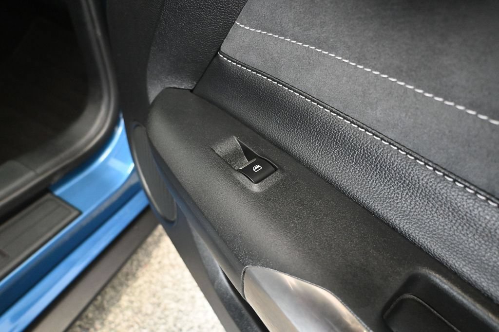 Used 2020 Ford Mustang Shelby GT350 w/ Technology Package RWD image 39