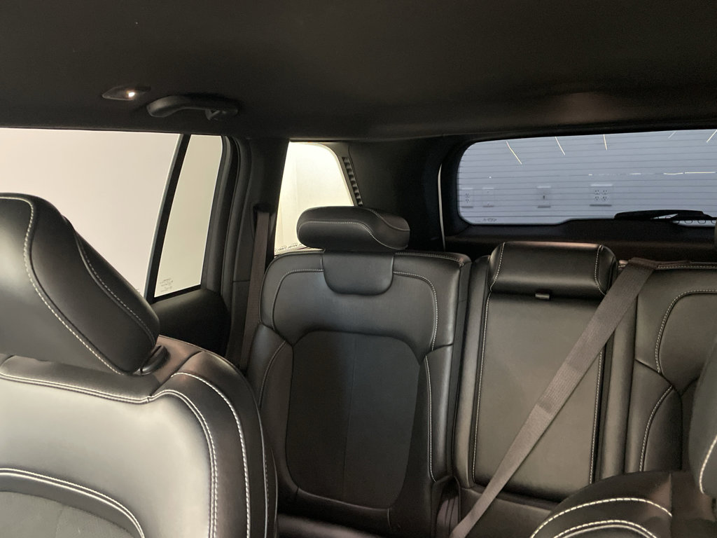 Used 2024 Jeep Grand Cherokee Altitude image 29