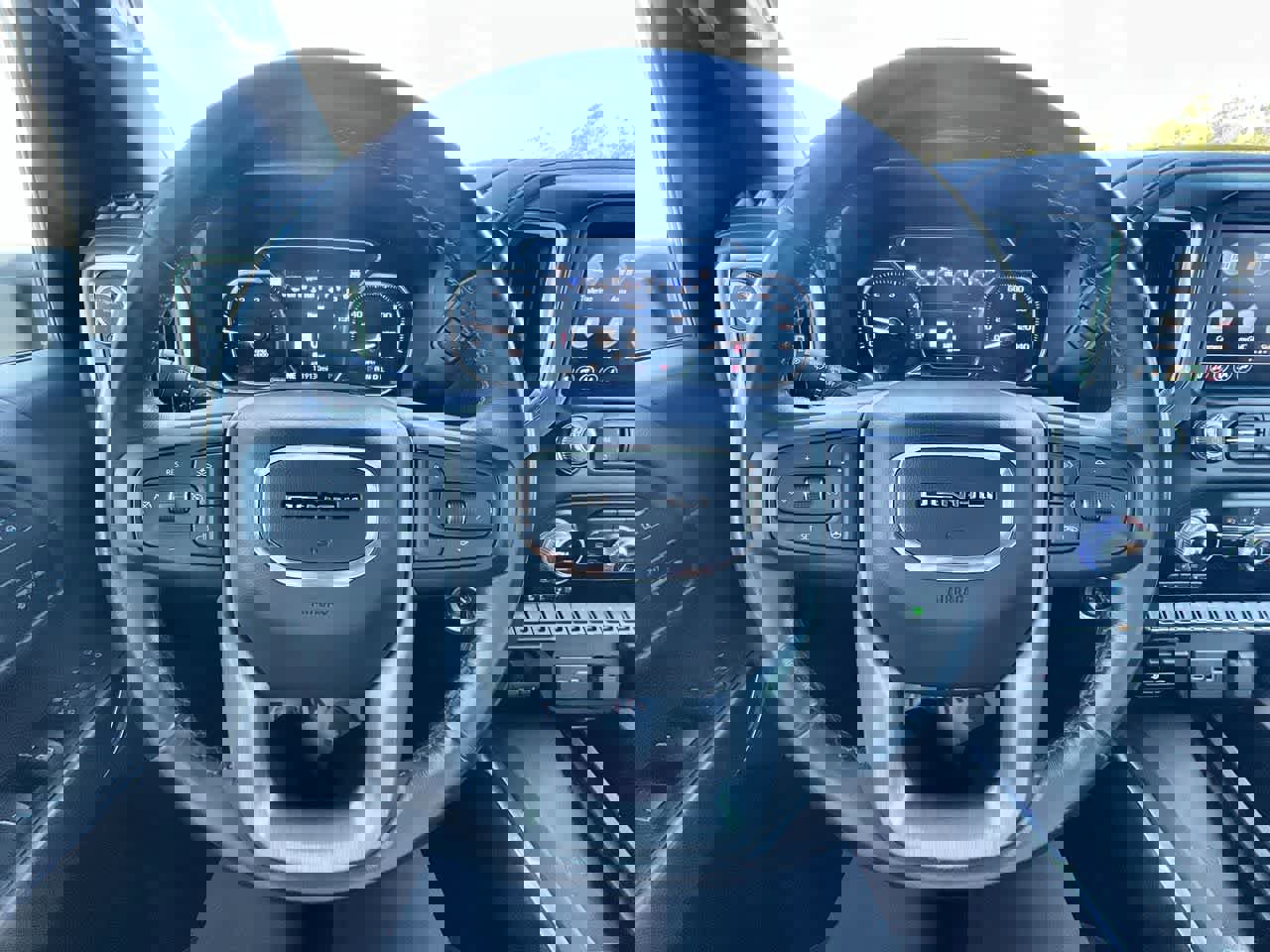 Used 2021 GMC Sierra 2500 Denali w/ Denali Ultimate Package image 11