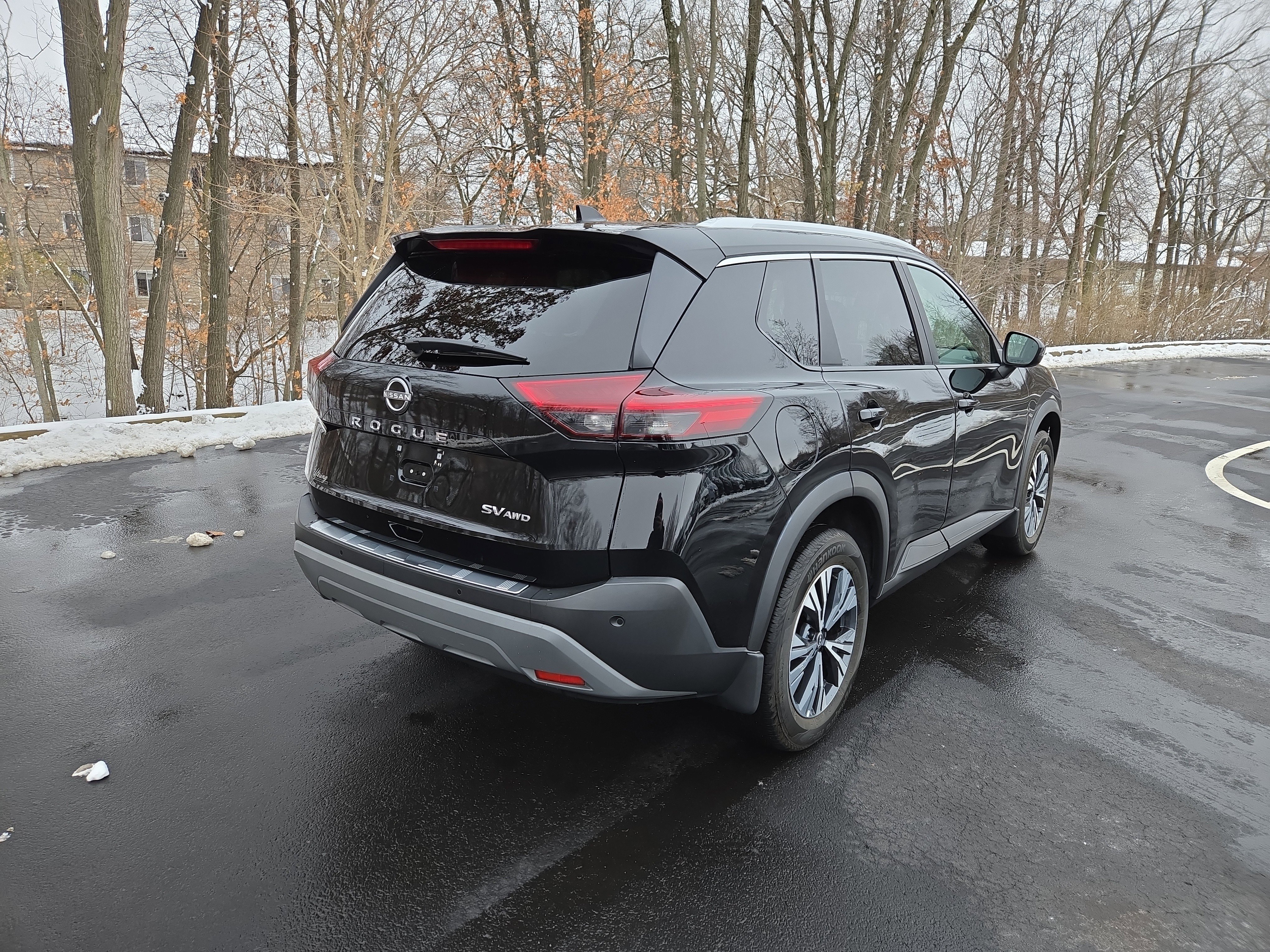 Used 2022 Nissan Rogue SV w/ SV Premium Package image 3