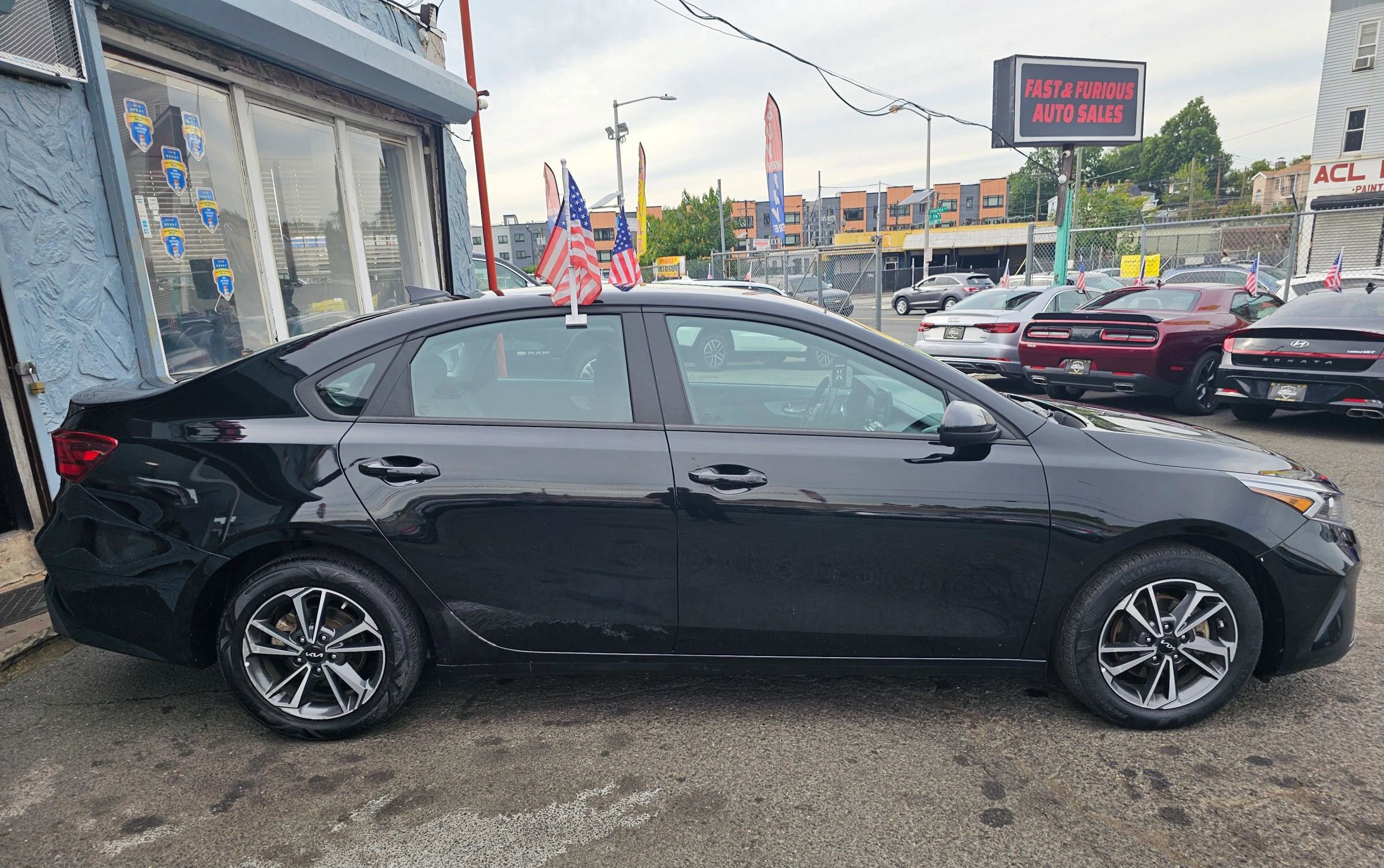 Used 2023 Kia Forte LXS image 3