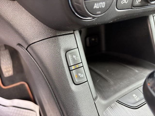 Used 2019 GMC Acadia SLE image 26