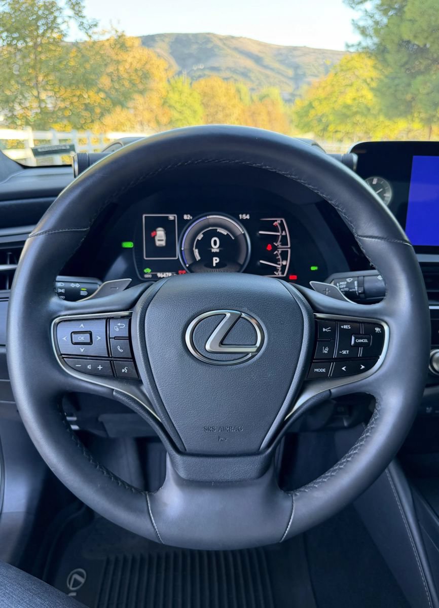 Used 2024 Lexus ES 300h w/ Premium Package FWD image 18