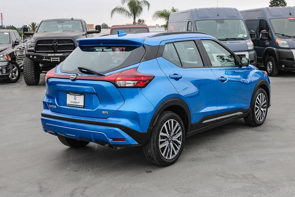 Used 2024 Nissan Kicks SR FWD image 9