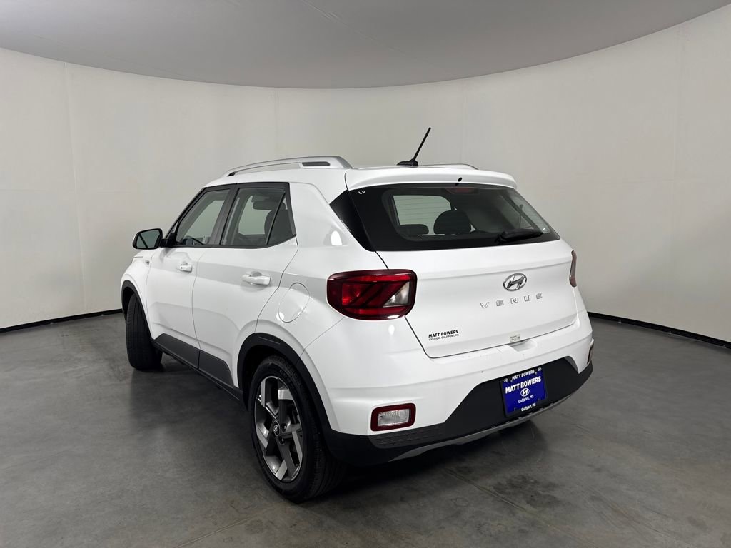 Certified 2025 Hyundai Venue SEL image 3