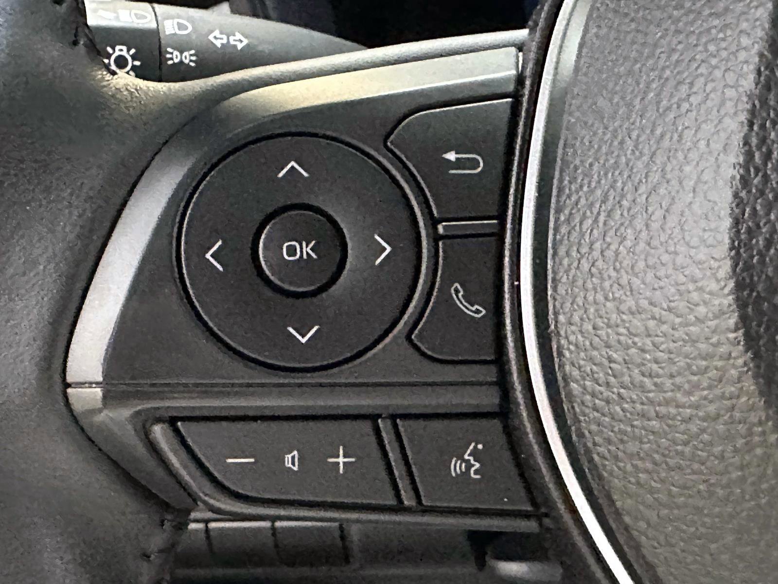 Certified 2025 Toyota Corolla SE w/ SE Premium Package image 18