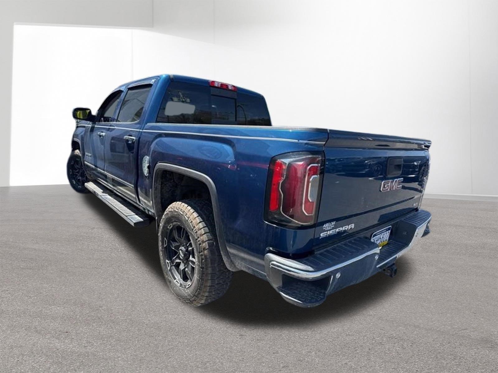 Used 2017 GMC Sierra 1500 SLT w/ SLT Premium Package AWD/4WD image 8