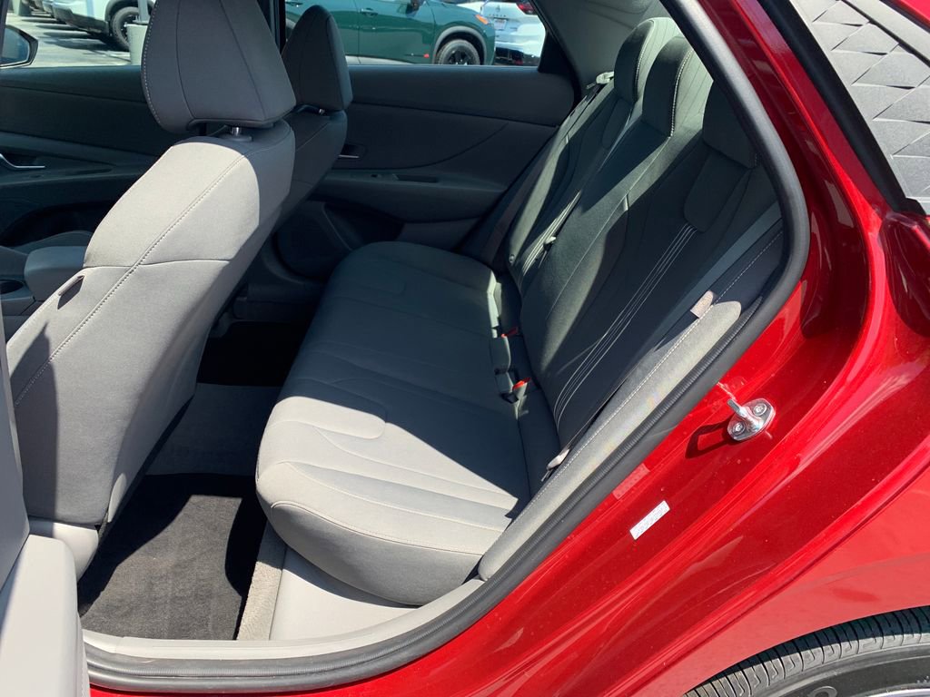 Used 2024 Hyundai Elantra SEL FWD image 15