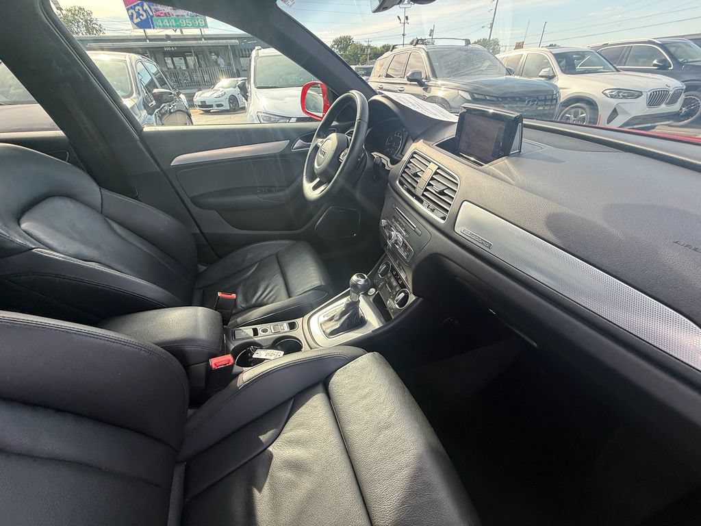 Used 2018 Audi Q3 2.0T Premium Plus w/ Premium Plus Package AWD/4WD image 25