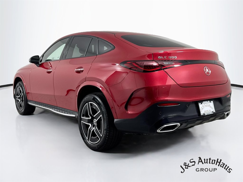 Used 2025 Mercedes-Benz GLC 300 4MATIC w/ AMG Line image 5