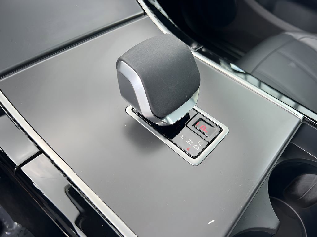 Used 2025 Land Rover Range Rover Evoque Dynamic SE image 30