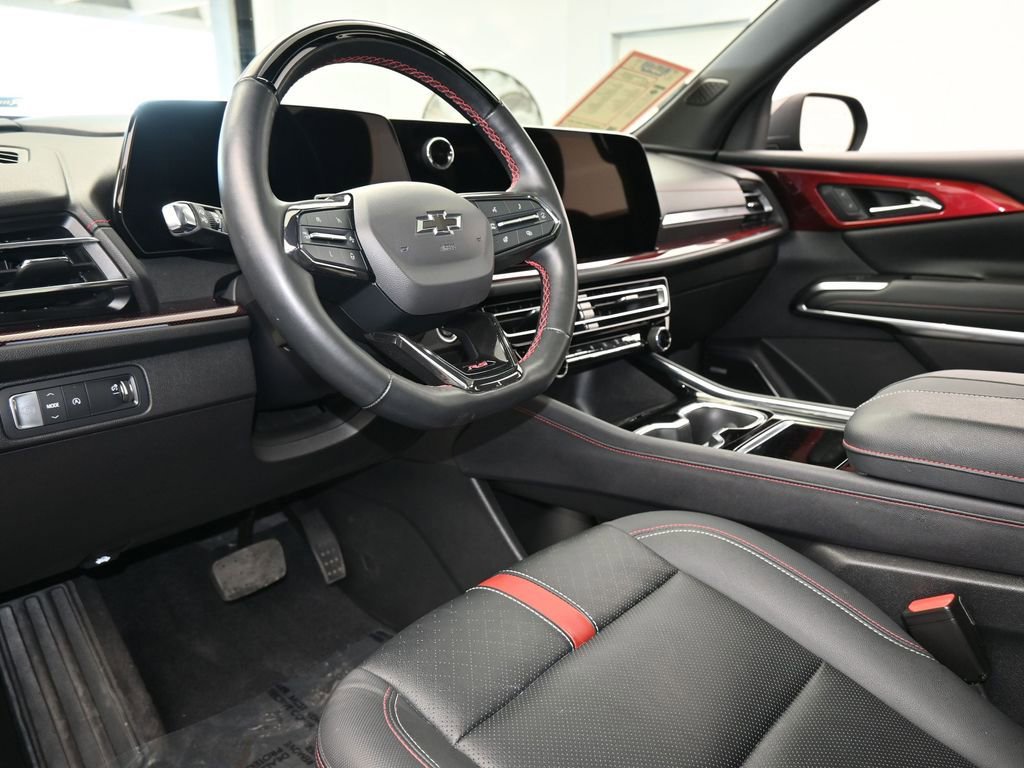 Used 2024 Chevrolet Traverse RS image 14