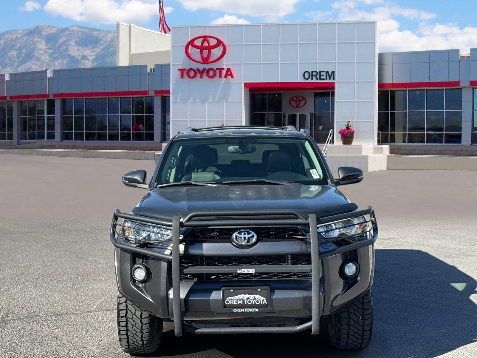 Used 2017 Toyota 4Runner SR5 Premium AWD/4WD image 2