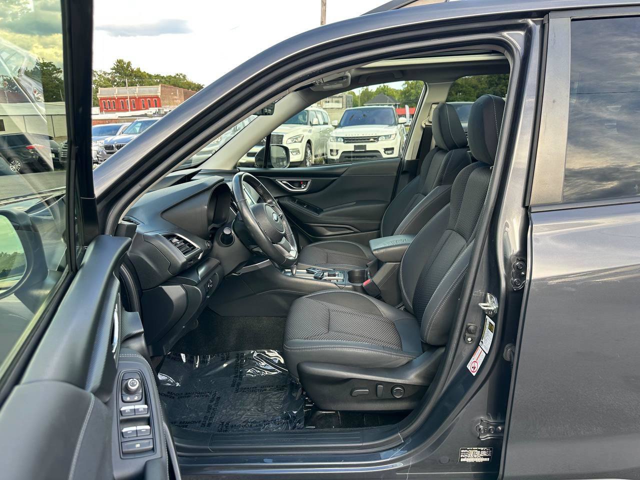 Used 2020 Subaru Forester Premium AWD/4WD image 16