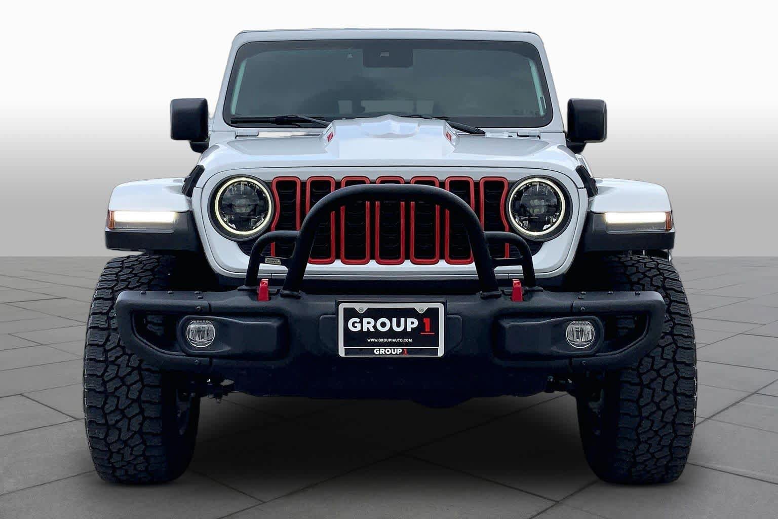 Used 2025 Jeep Gladiator Rubicon AWD/4WD image 4
