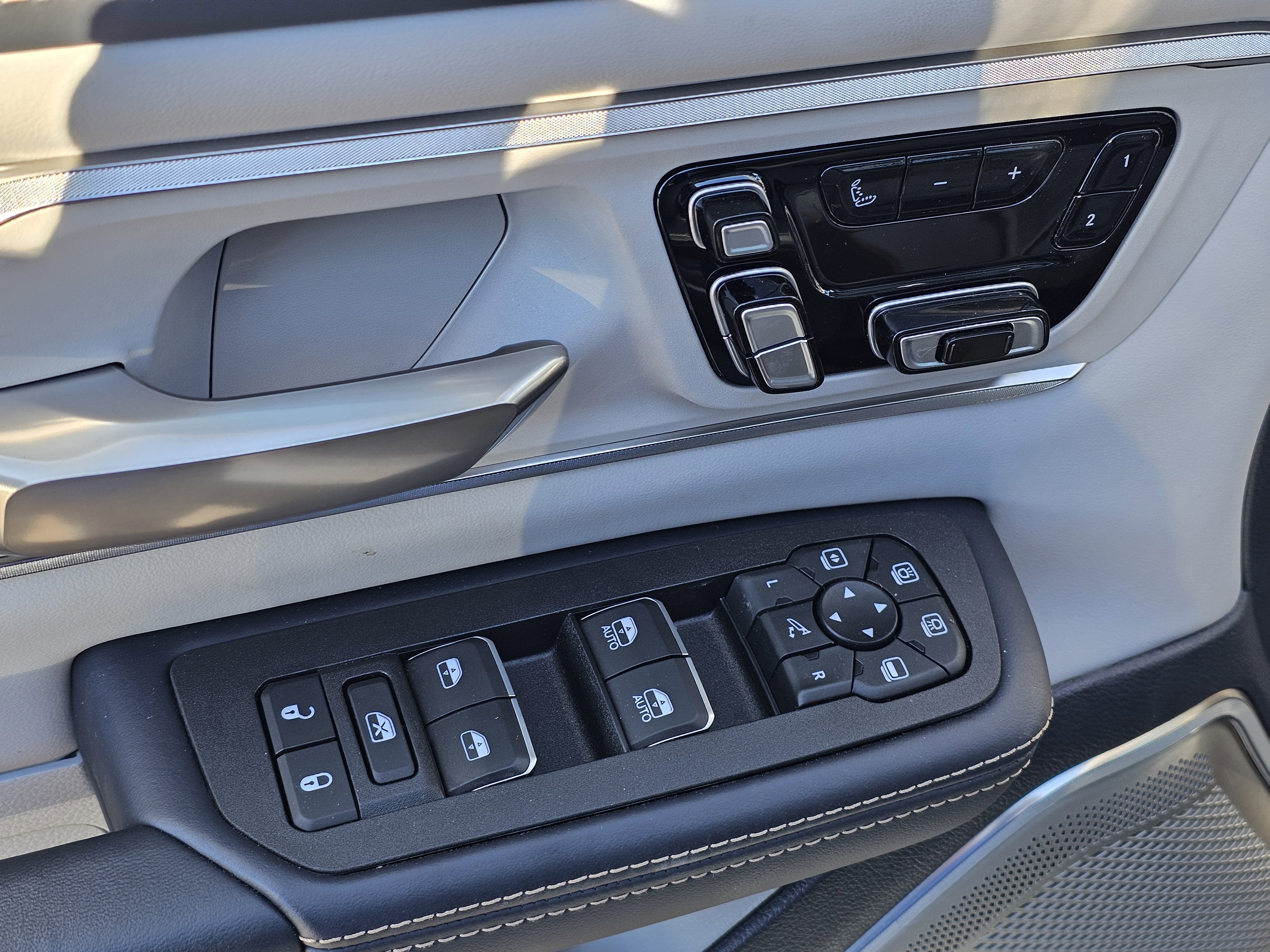 New 2025 RAM 1500 Tungsten w/ Towing Technology Group image 16