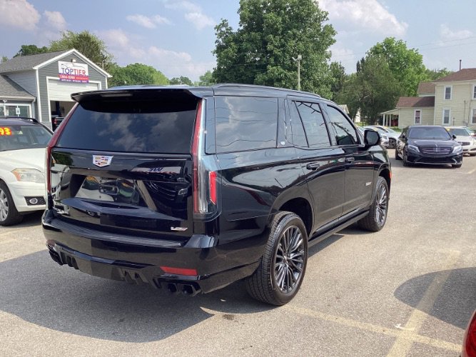 Used 2024 Cadillac Escalade V image 4