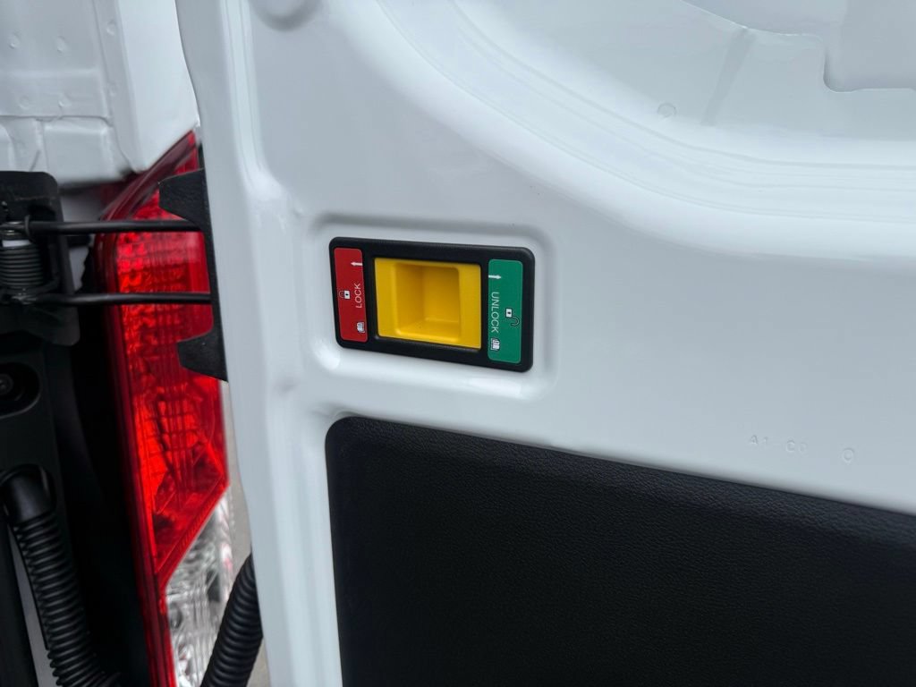 New 2026 Ford Transit 250 Low Roof w/ Load Area Protection Package RWD image 31