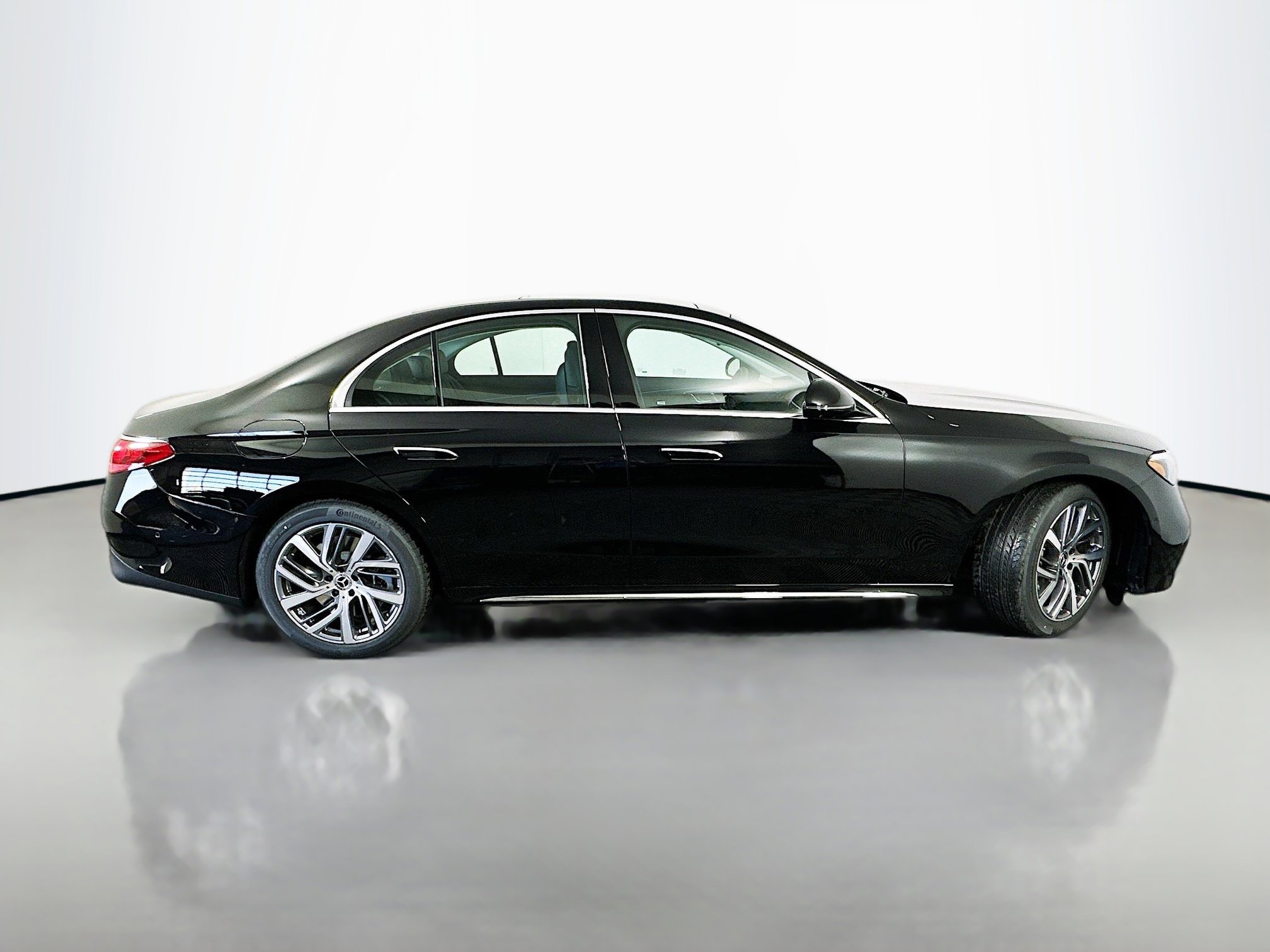 New 2025 Mercedes-Benz E 450 4MATIC Sedan image 8