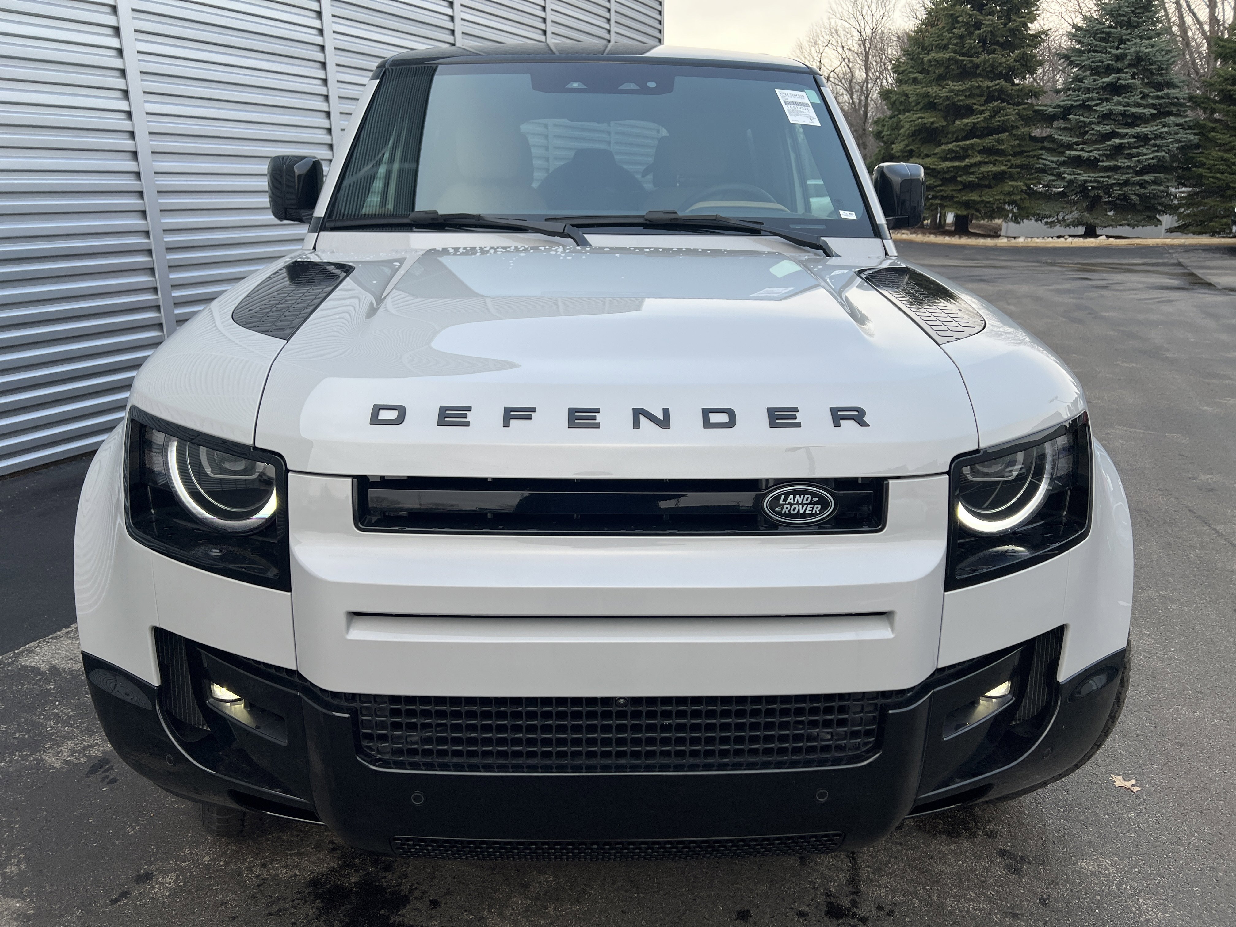 New 2026 Land Rover Defender 110 X-Dynamic SE image 4