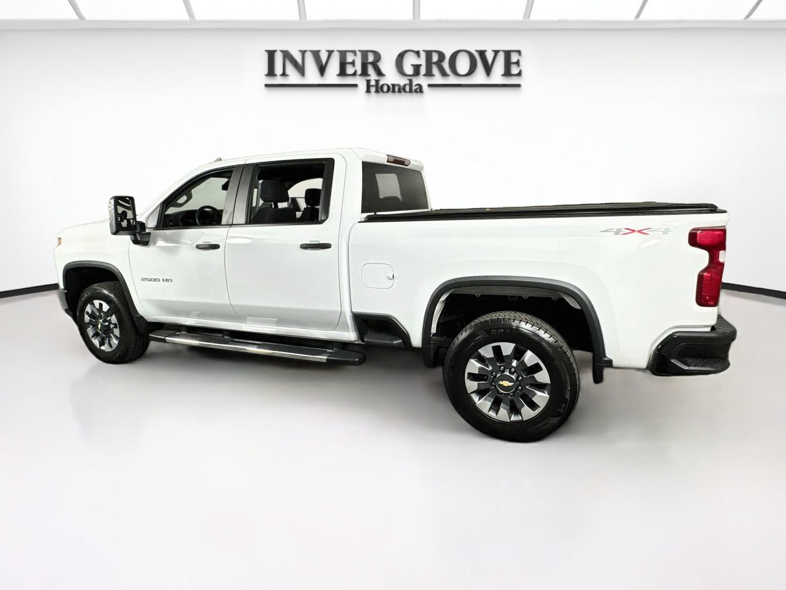 Used 2022 Chevrolet Silverado 2500 Custom w/ Custom Value Package AWD/4WD image 7
