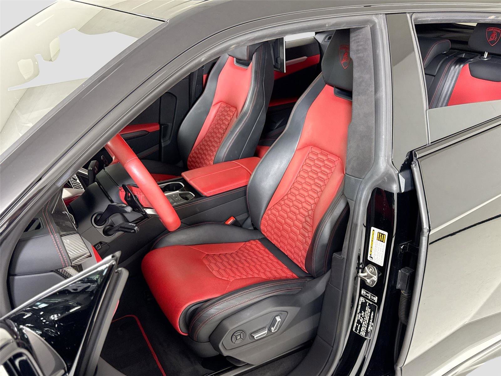 Used 2020 Lamborghini Urus AWD/4WD image 14