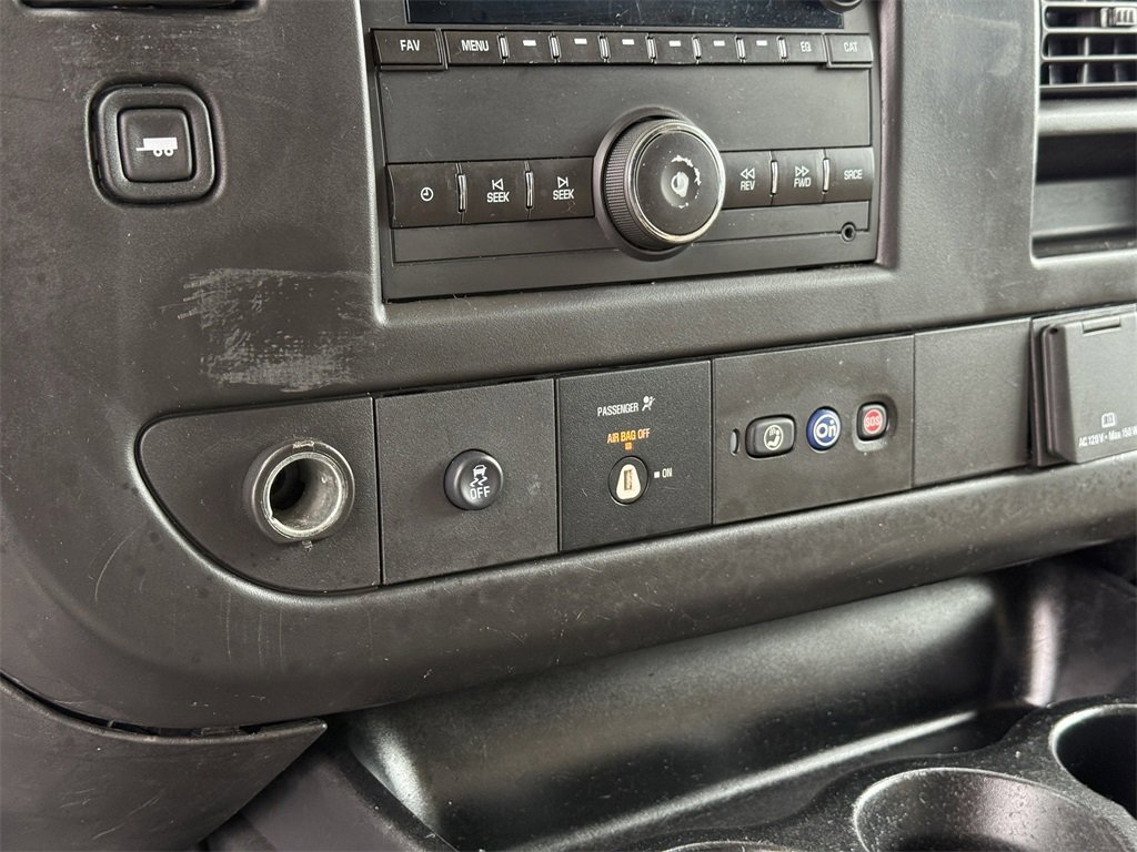 Used 2016 Chevrolet Express 3500 Extended image 28