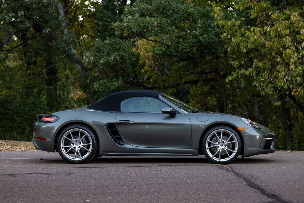 Used 2021 Porsche 718 Boxster Base w/ Premium Package image 23