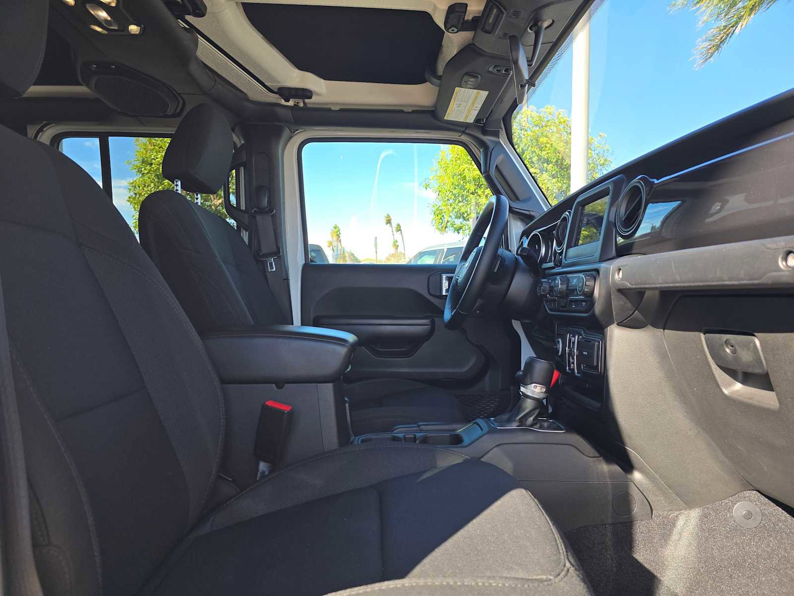 Used 2021 Jeep Gladiator Sport image 11