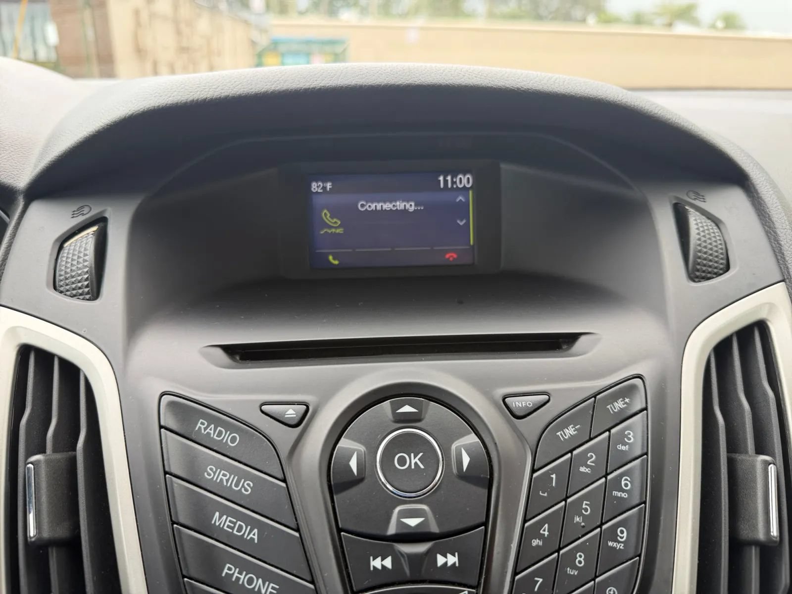 Used 2014 Ford Focus SE FWD image 23