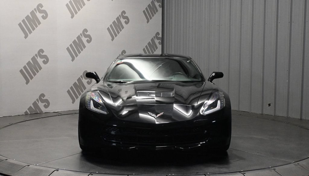 Used 2019 Chevrolet Corvette Stingray Coupe w/ Carbon Flash Badge Package RWD image 2