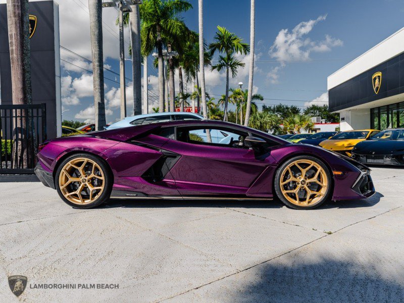 Used 2025 Lamborghini Revuelto AWD/4WD image 7