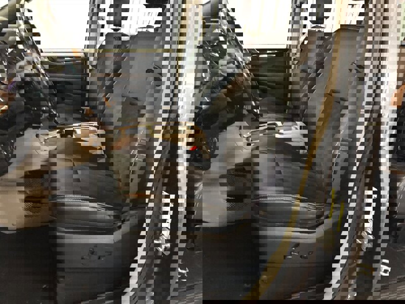 Used 2019 Dodge Grand Caravan SXT w/ Rear Park Assist Package image 15