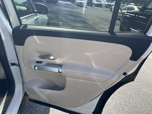 Used 2025 Mercedes-Benz GLB 250 image 17