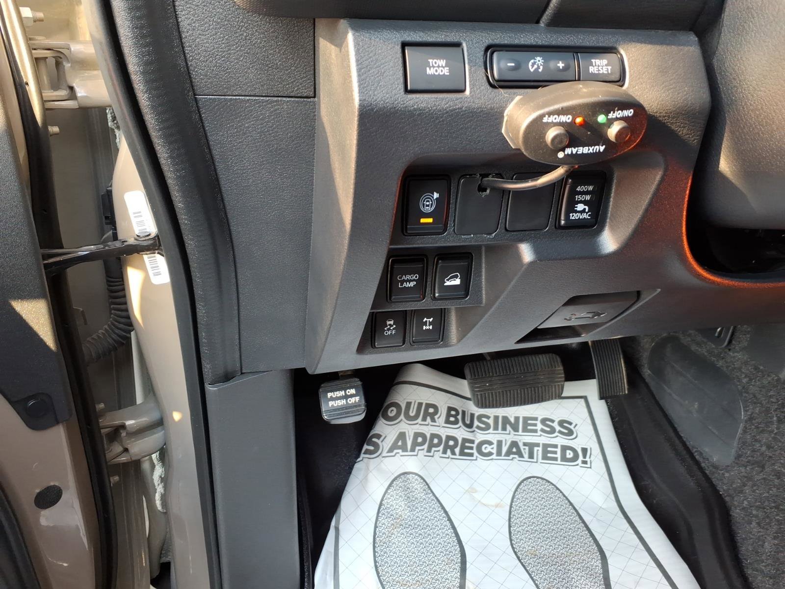 Used 2023 Nissan Frontier PRO-4X w/ Pro-4X Premium Package image 15