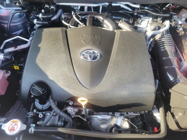 Used 2021 Toyota Highlander XLE FWD image 9