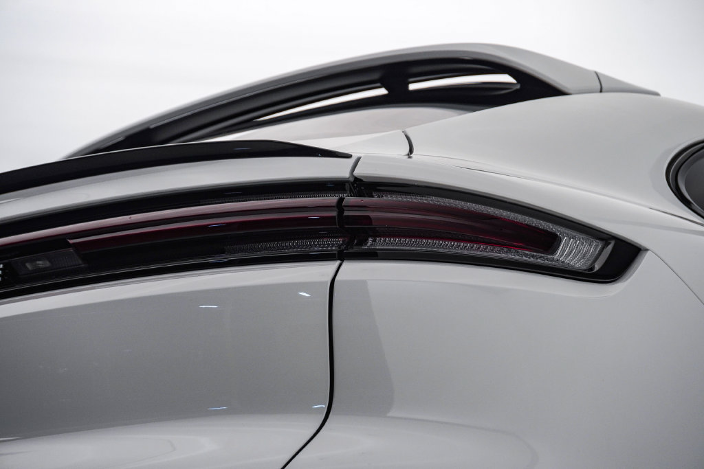 New 2026 Porsche Cayenne Coupe AWD/4WD image 13