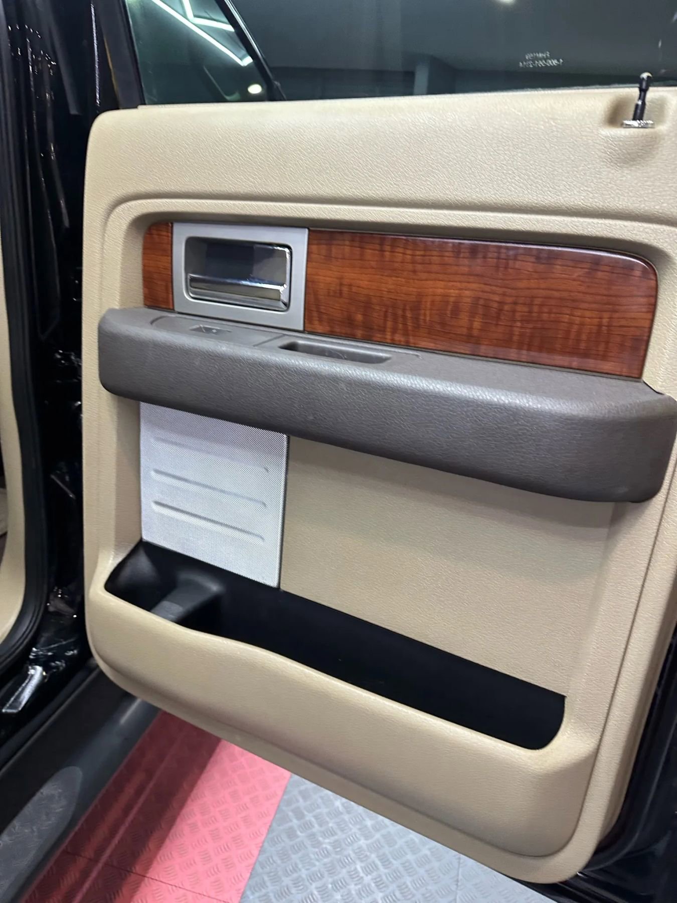 Used 2009 Ford F150 Lariat image 28