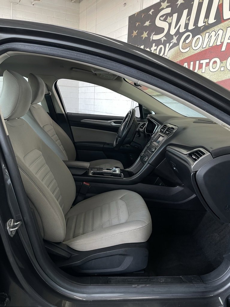 Used 2018 Ford Fusion S image 16