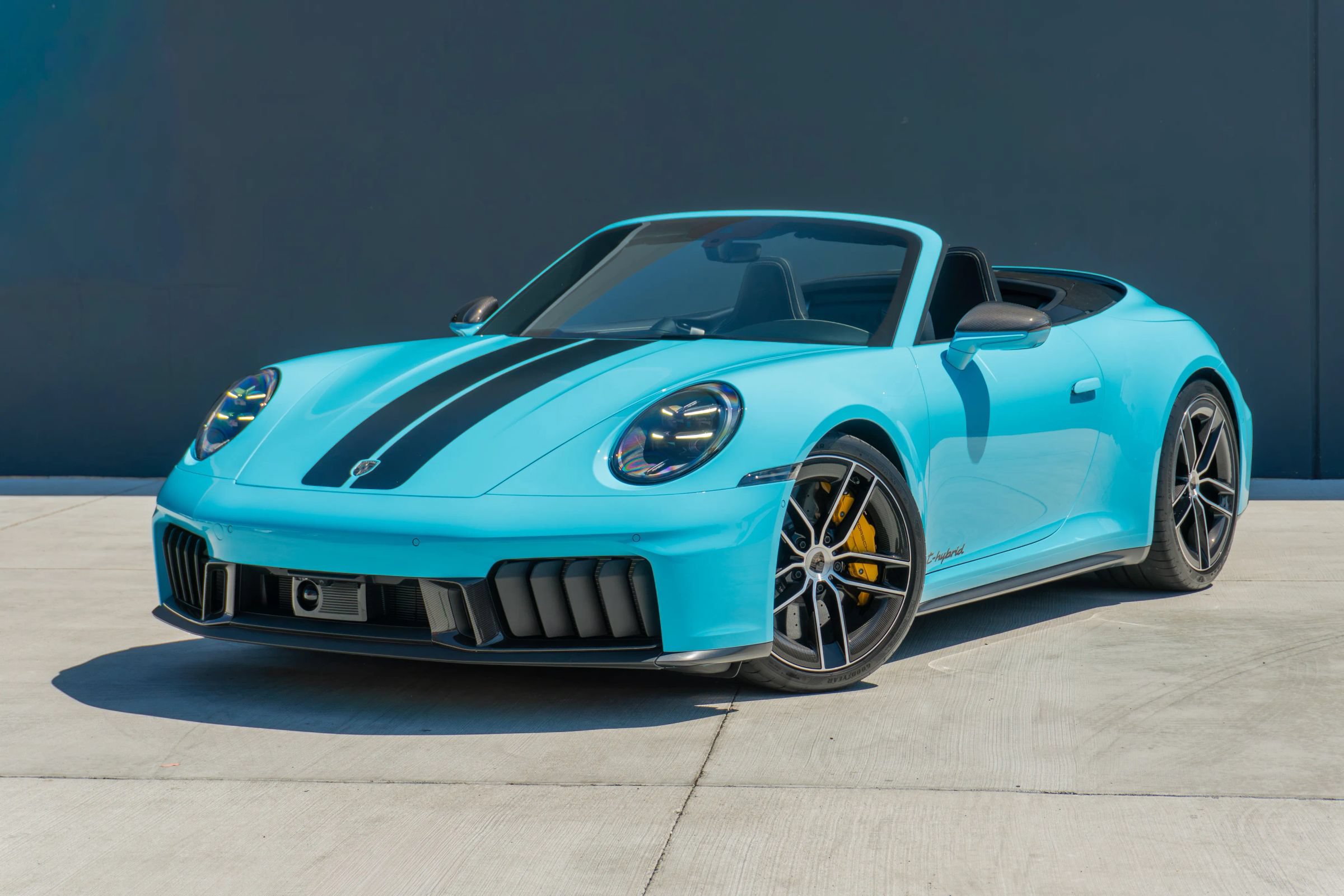 Used 2025 Porsche 911 Carrera 4 GTS AWD/4WD image 4
