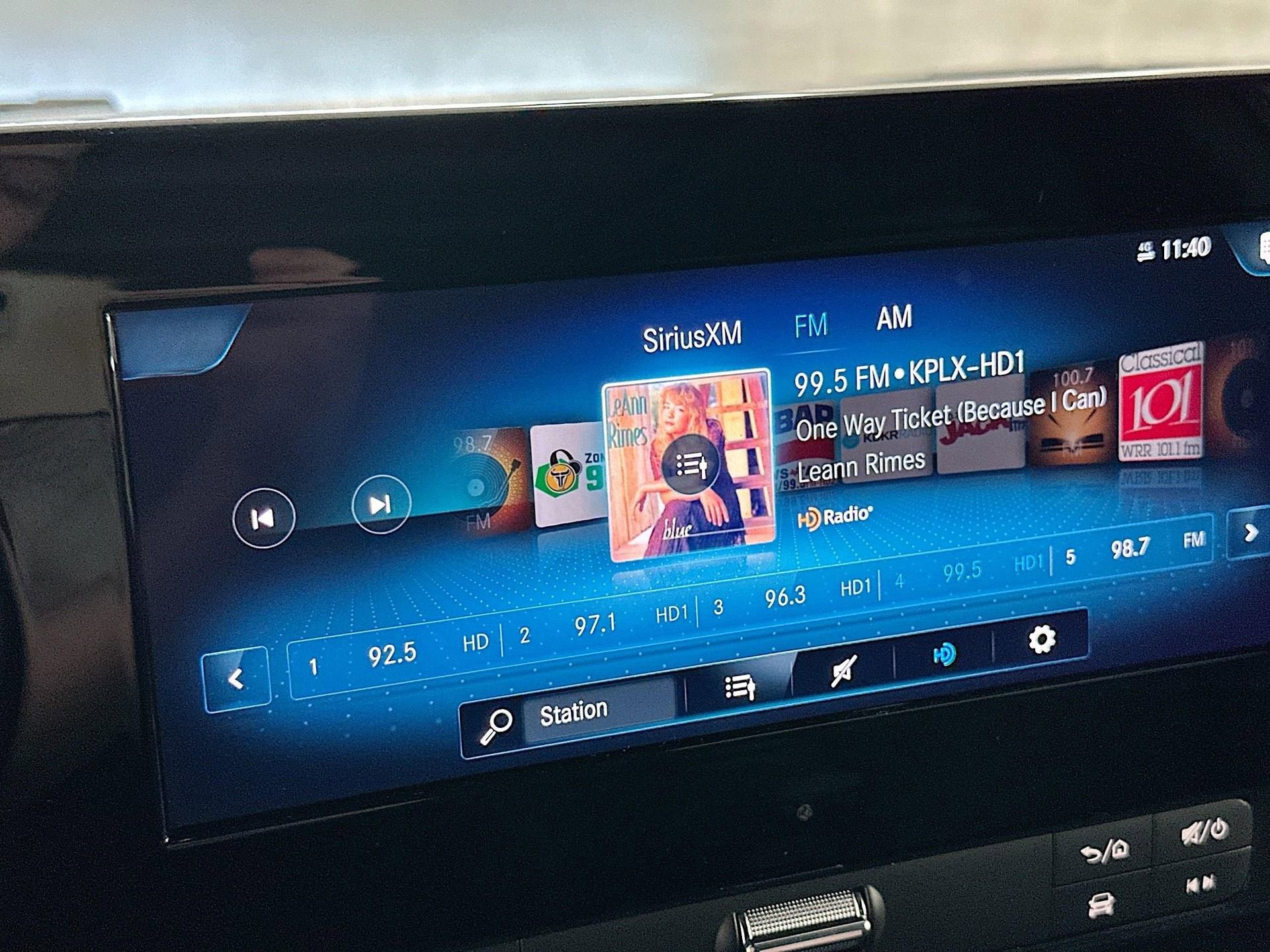 Used 2023 Mercedes-Benz Sprinter 144 Cargo image 16