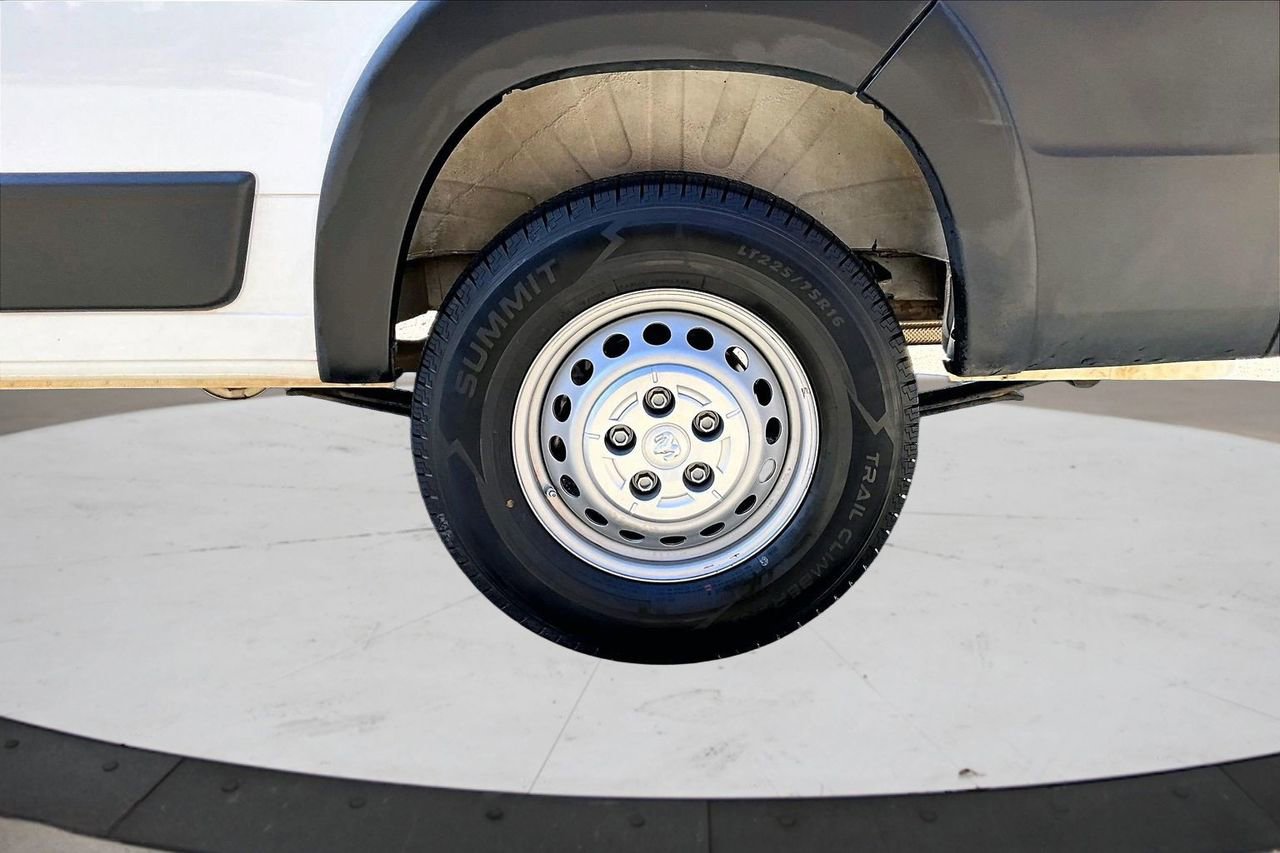 Used 2024 RAM ProMaster 2500 w/ Convenience Group image 33